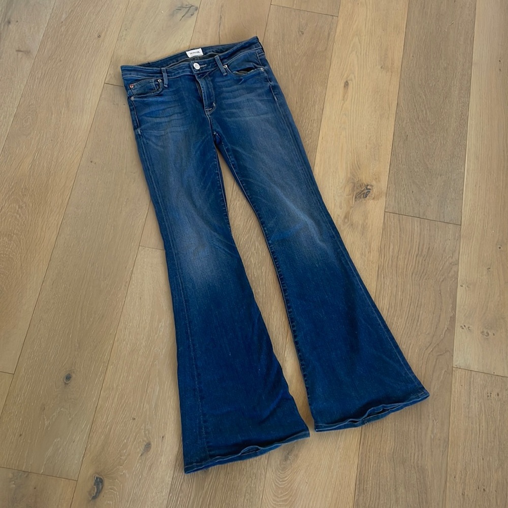 Hudson Flair Jeans with a Dark Blue Wash